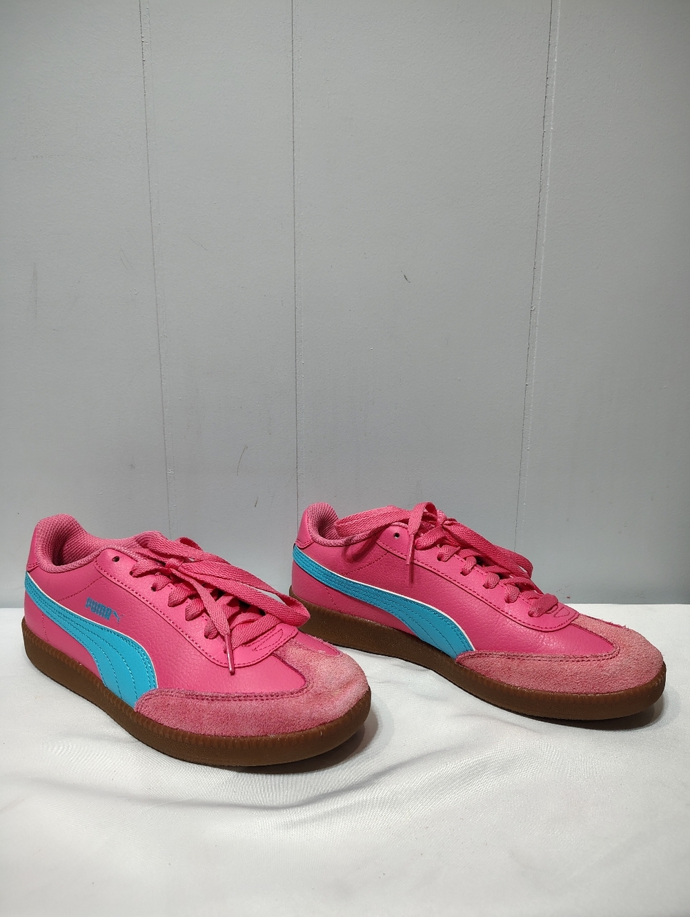 Puma Club II Era Size 8 Pink Blue Suede Gum Sole Retro Casual Athletic Shoes - Picture 2 of 7